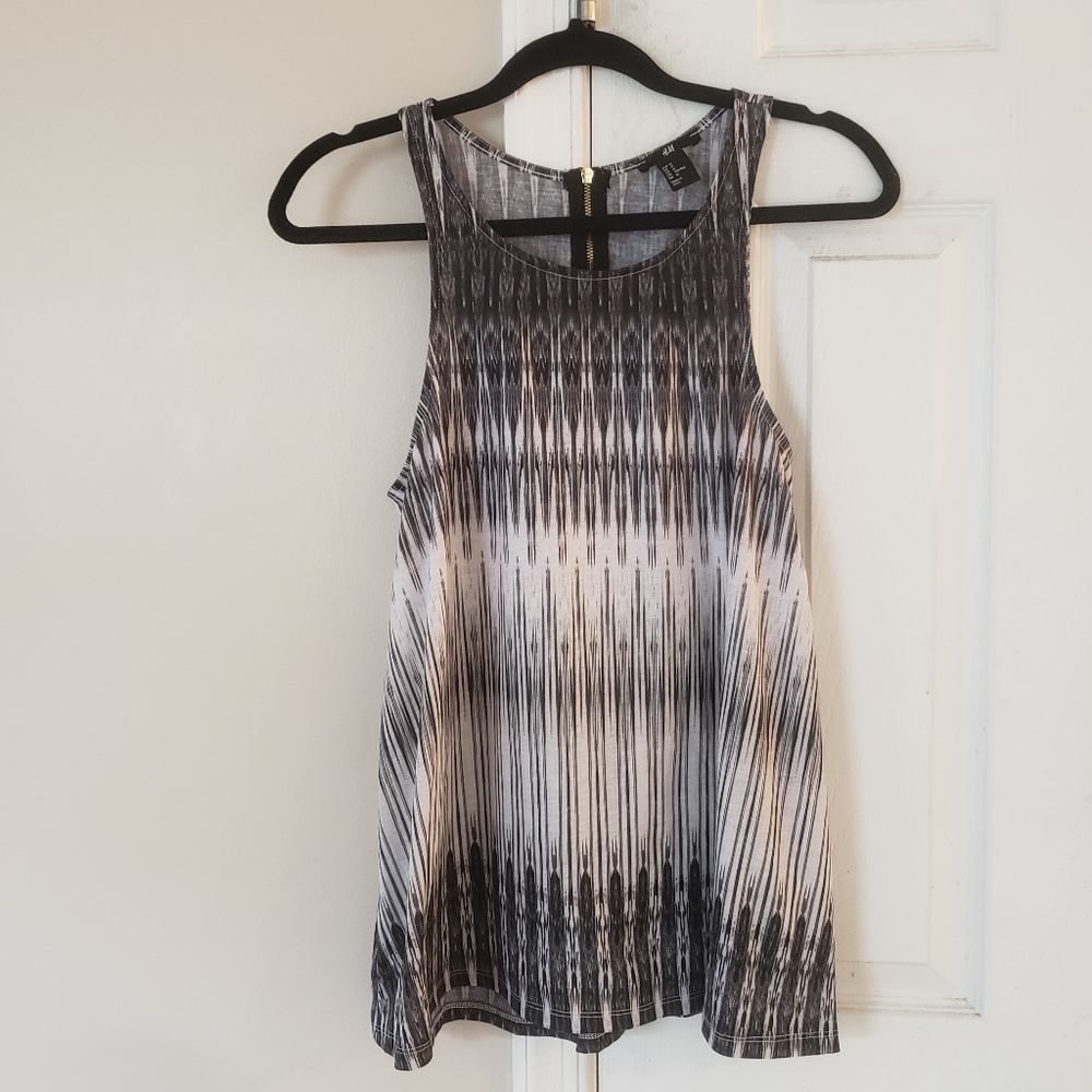 H&M Black & White Abstract Sleeveless Top